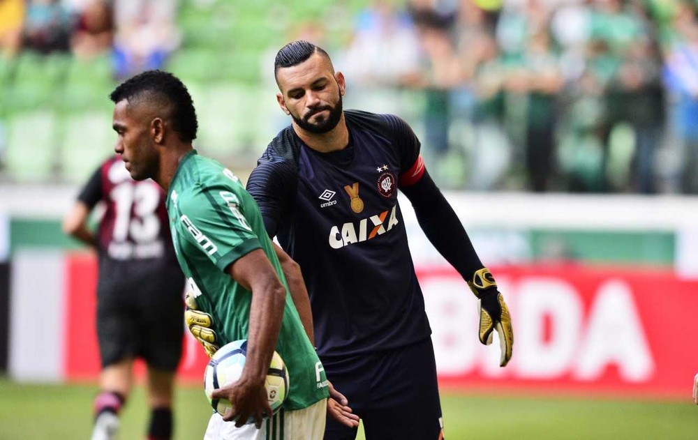 Weverton confia em convocação: “Tite sabe o que posso fazer”