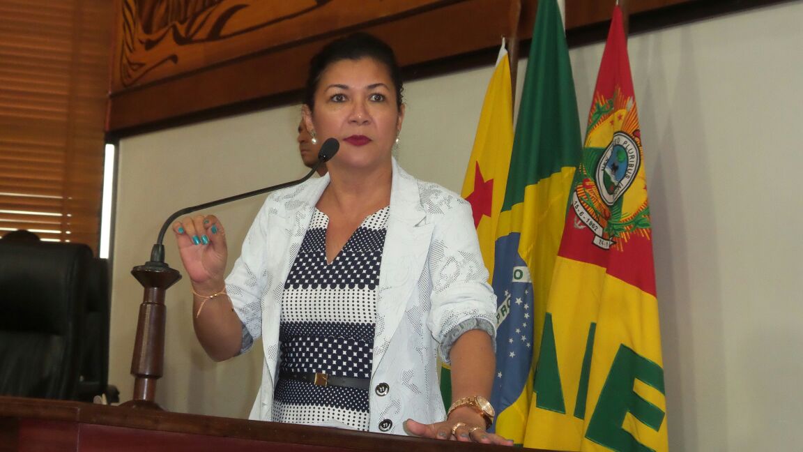 Sinhasique critica gasto de R$ 60 mil com diárias para secretários irem aos EUA