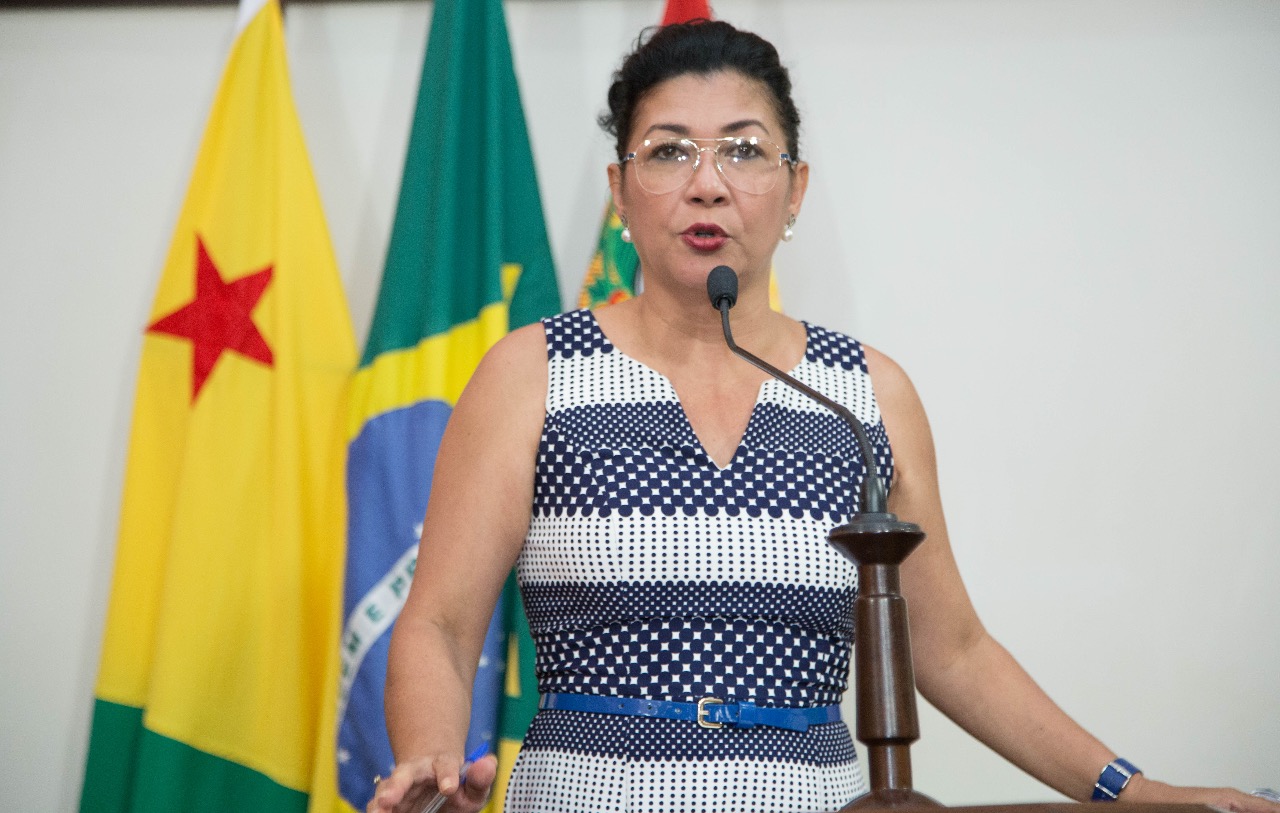 “Precisamos dar oportunidades para nossa juventude”, diz Eliane Sinhasique