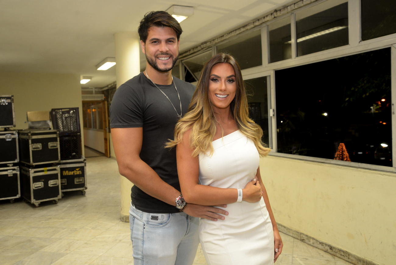 Nicole entra em nova edição da “Fazenda” e faz suspense sobre casamento com Bimbi