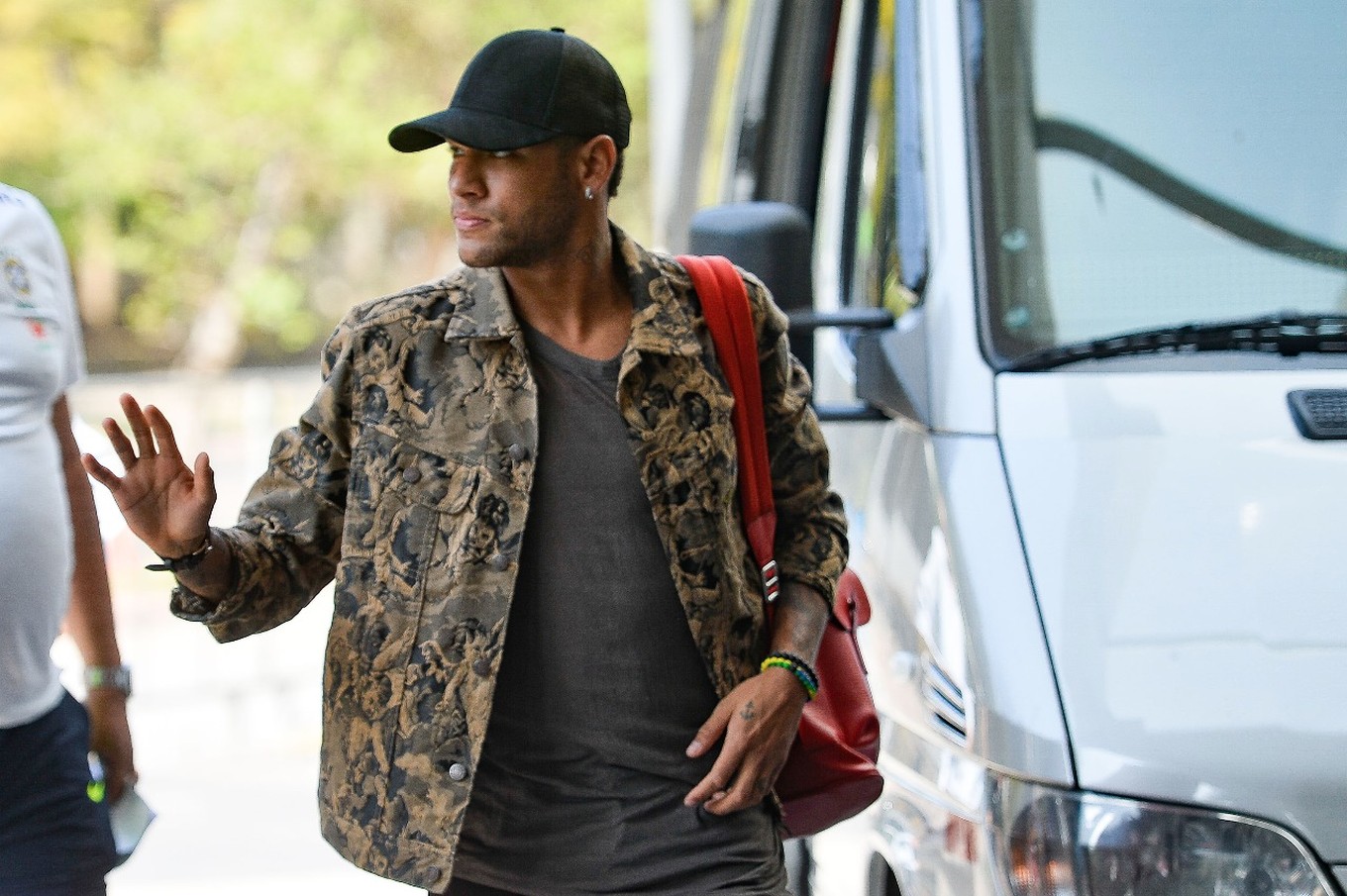 Neymar e parceiros de PSG se apresentam à Seleção em Porto Alegre