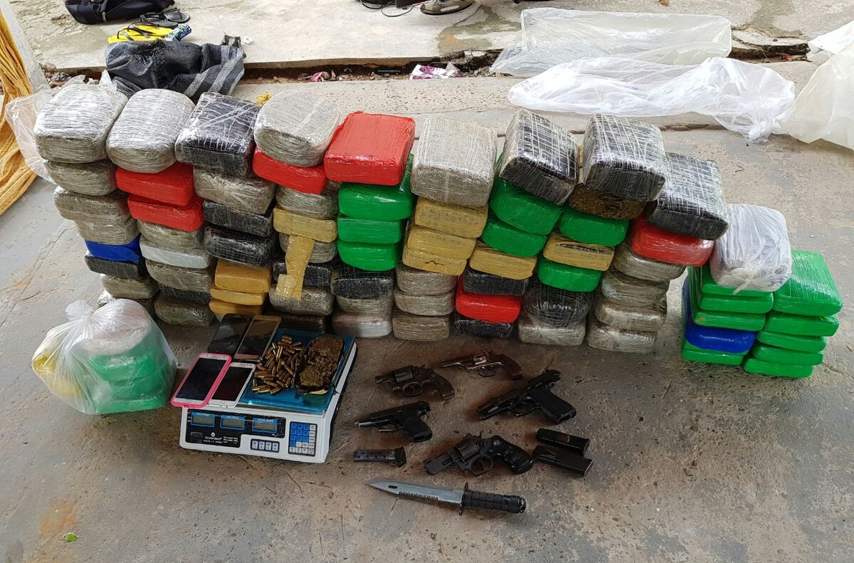 Operação prende 5 pessoas com cerca de 150 kg de drogas no município de Cruzeiro do Sul