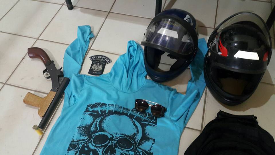 Dois menores são presos por policiais militares após assaltarem supermercado em Senador Guiomard