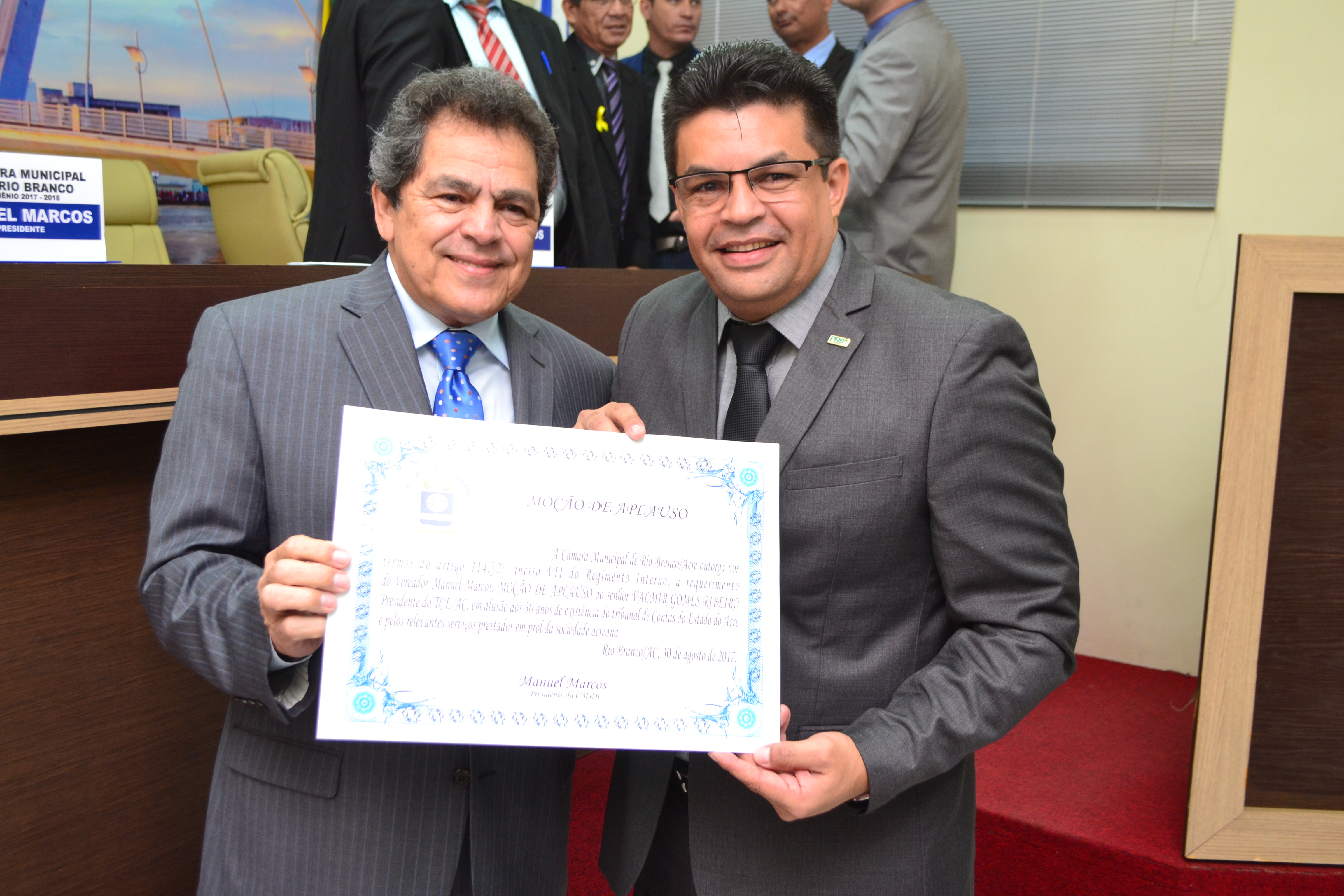Manuel Marcos homenageia Tribunal de Contas do Estado na Câmara Municipal