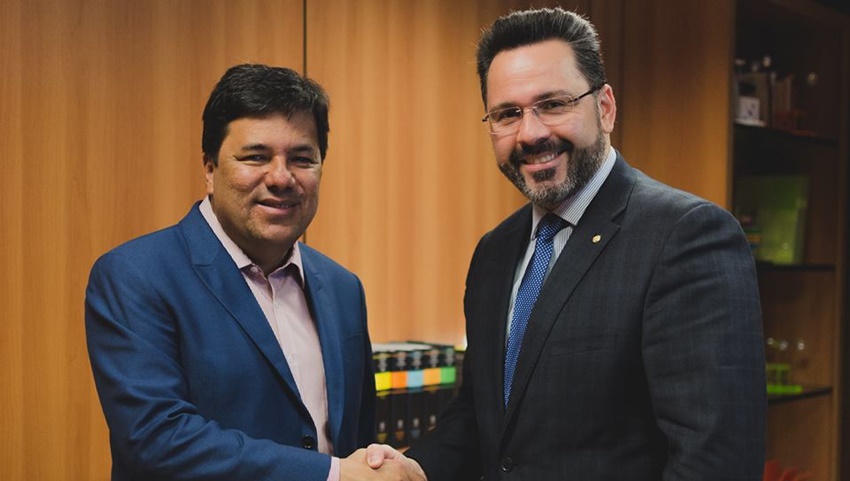 Em defesa da família, Alan Rick reivindica a ministro mudanças em resolução do CNE