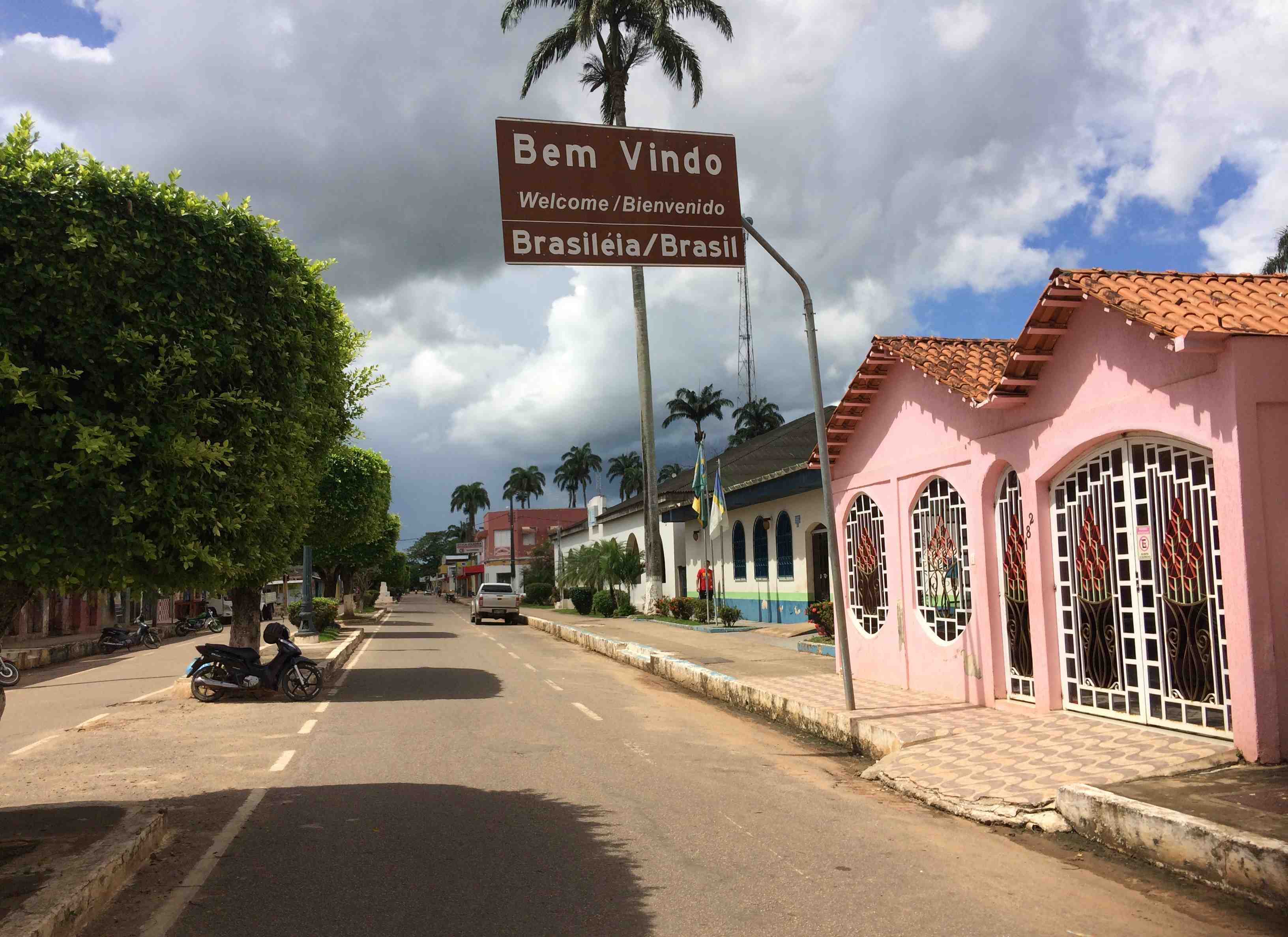 Um é morto e outro é baleado durante confronto com a polícia em Sena Madureira