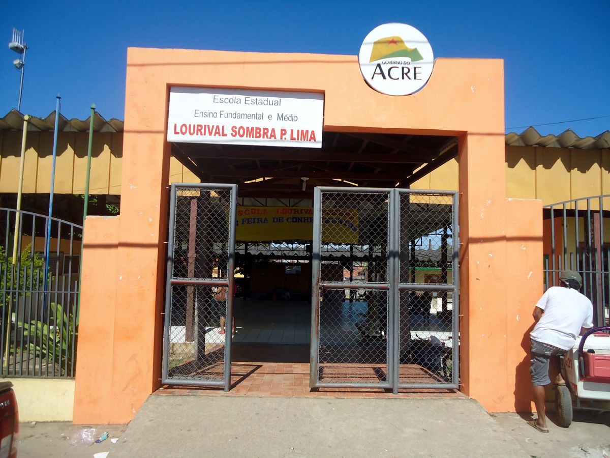 Sinteac emite nota de repúdio contra mãe que agrediu coordenadora dentro de escola