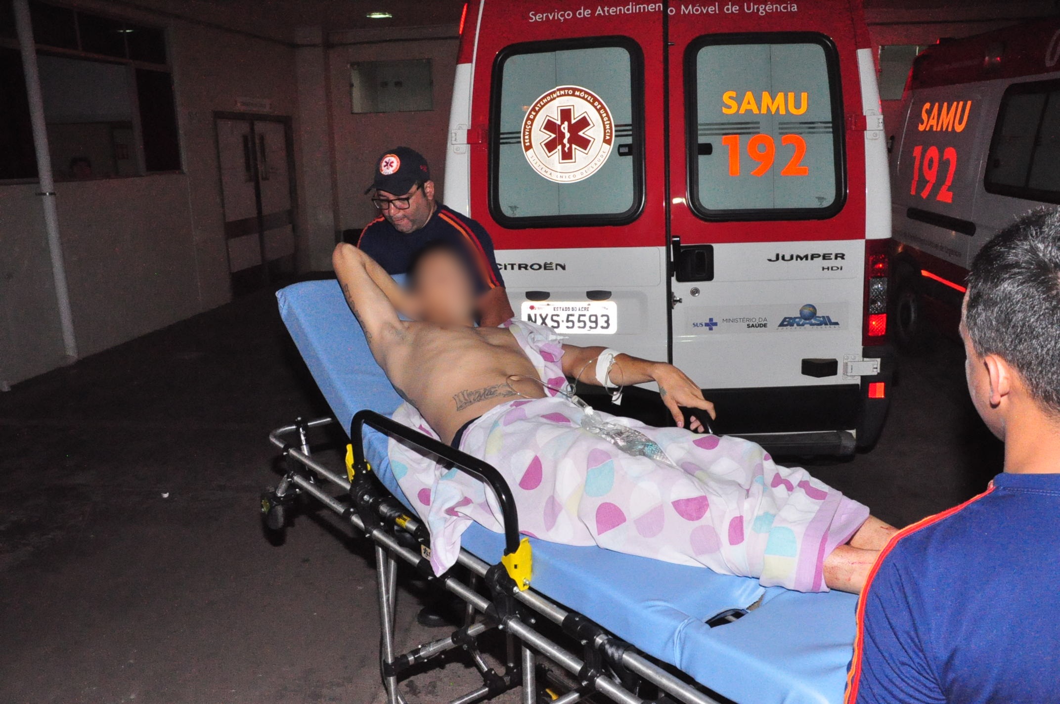 Homem percebe a chegada de executores, tenta fugir, mas acaba sendo atingido por tiro na nádega