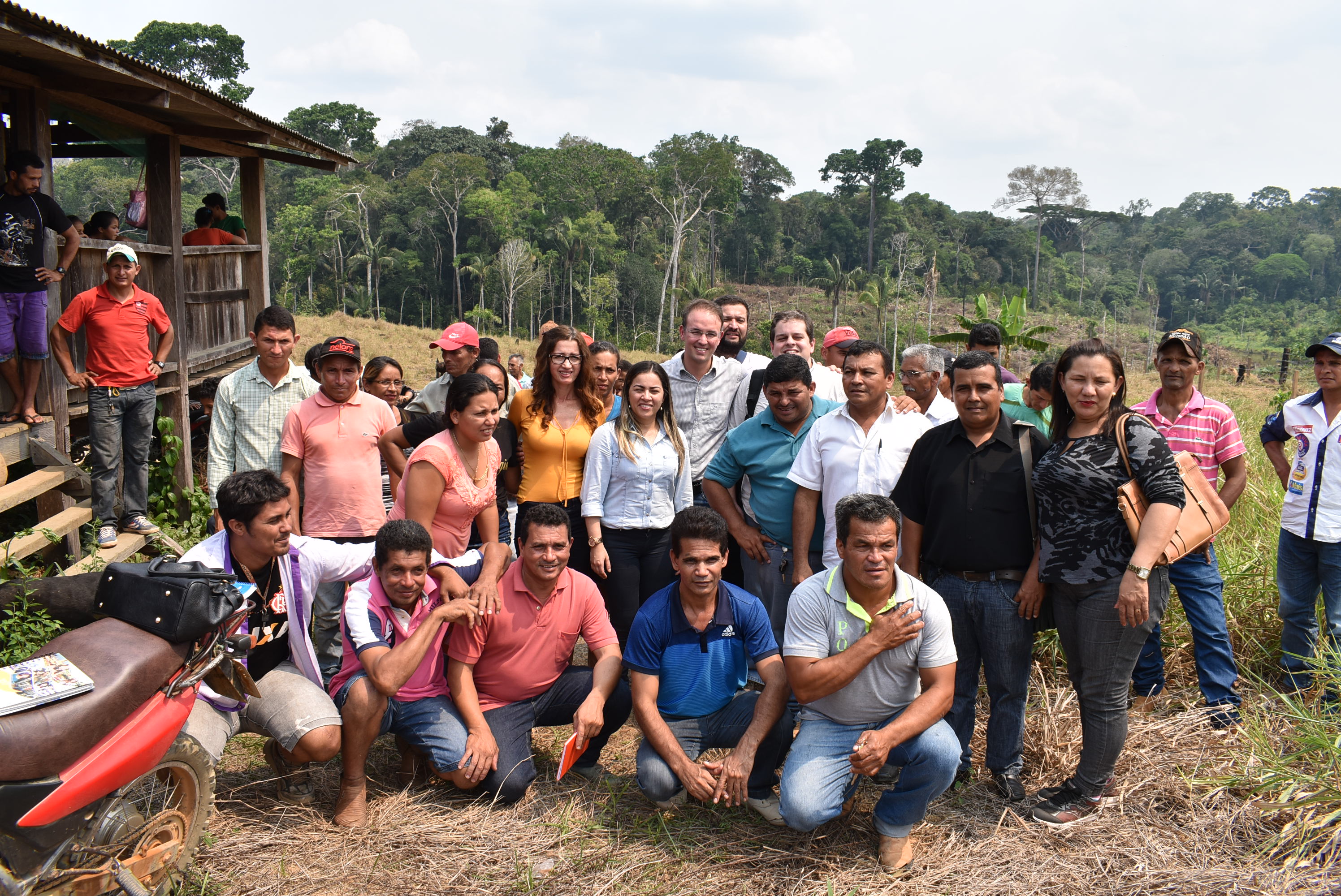 Governo e prefeituras de Brasileia e Epitaciolândia iniciam trabalhos no ramal Filipinas