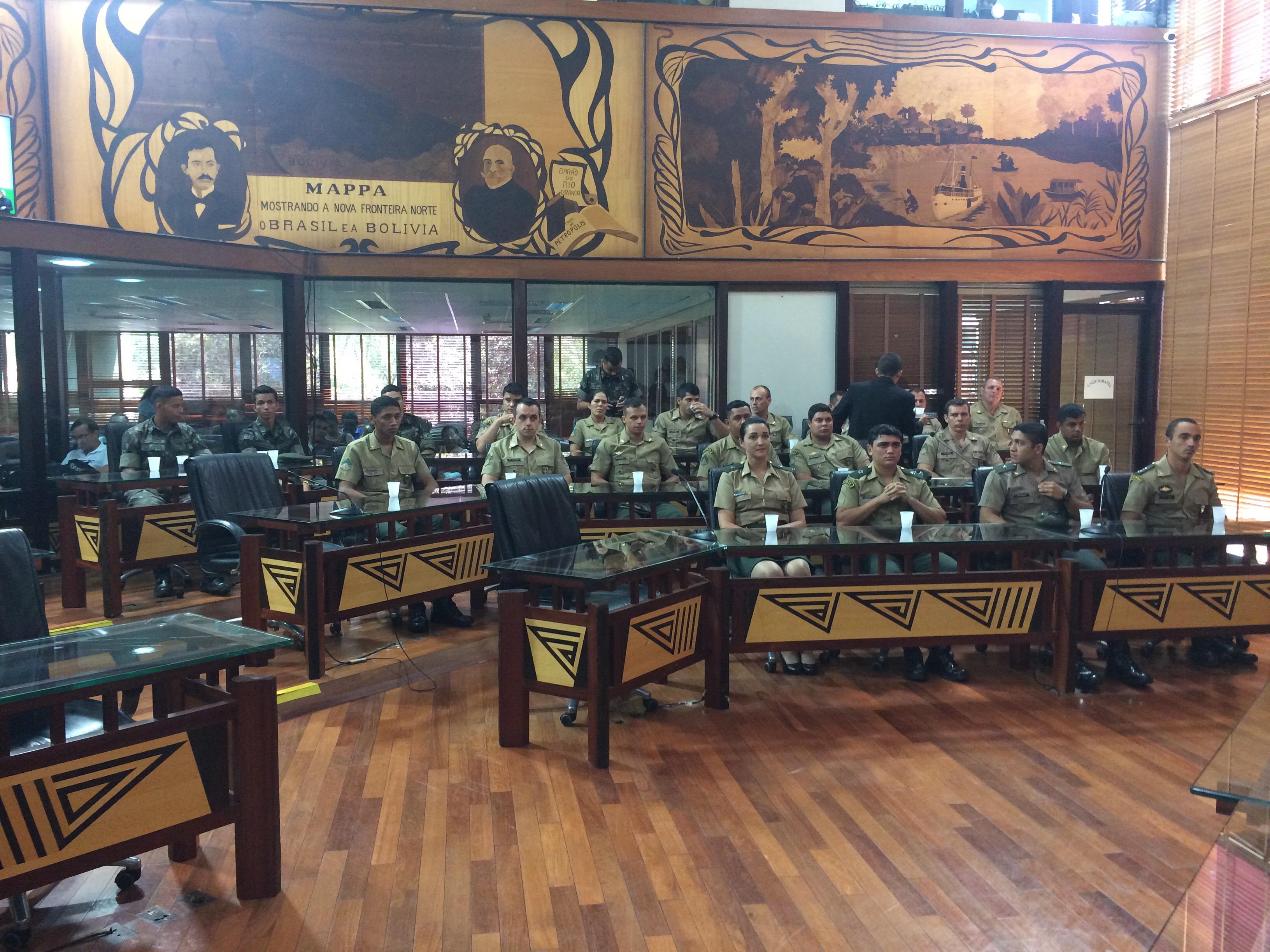 Deputados homenagem Exército Brasileiro e destacam os trabalhos na fronteira do país