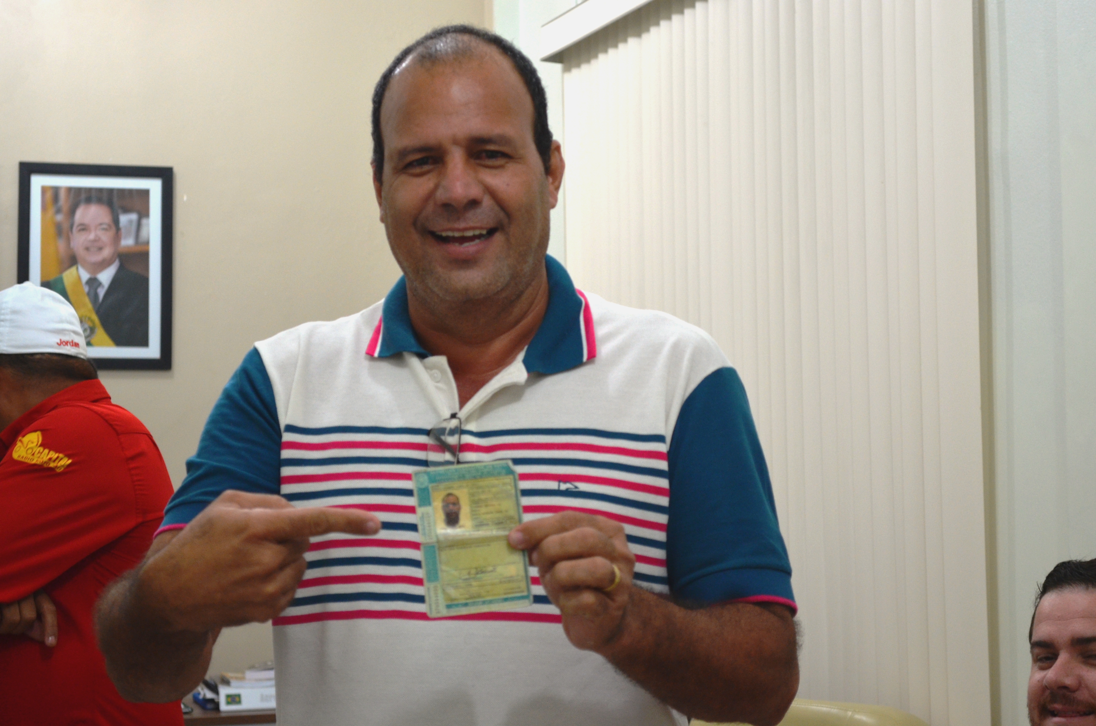 Júlio Farias e mais dois empresários acusados no desvio de R$ 38 milhões da Emurb estão foragidos