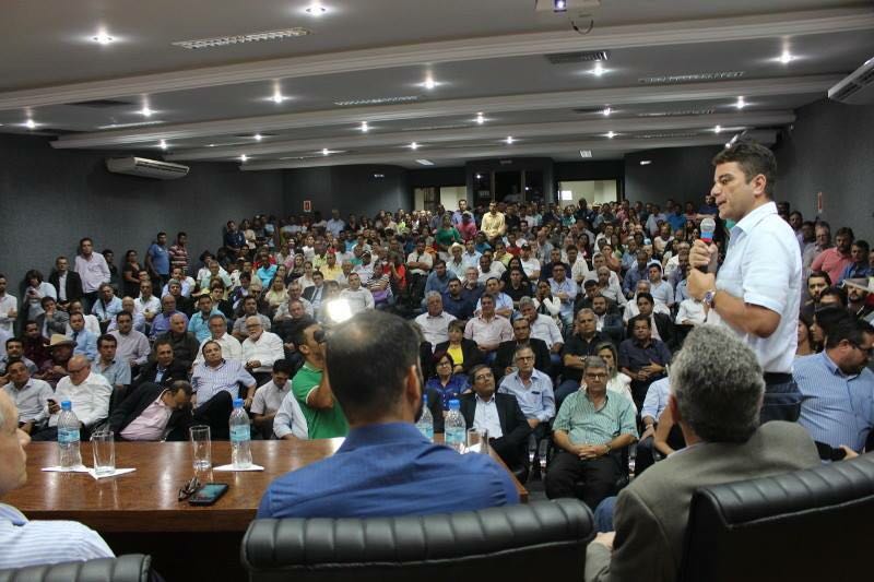 Senador Gladson Cameli anuncia abertura do mercado peruano para exportação da carne suína