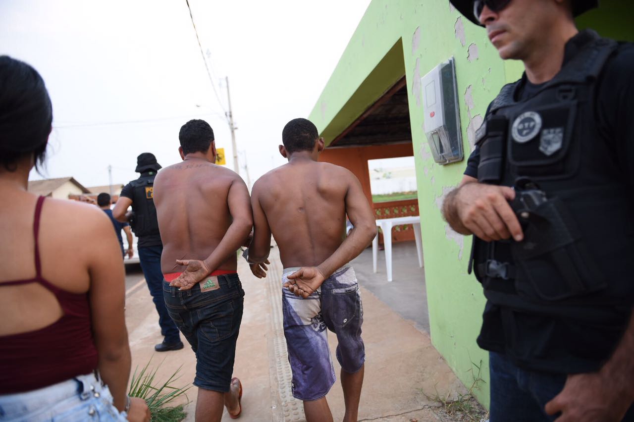 Polícia prende suspeitos do assassinato de coronel da PM; delegado faz interrogatório