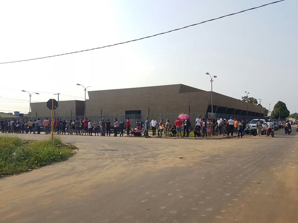 Em Cruzeiro do Sul, TRE tem fila gigante no último dia de recadastramento biométrico