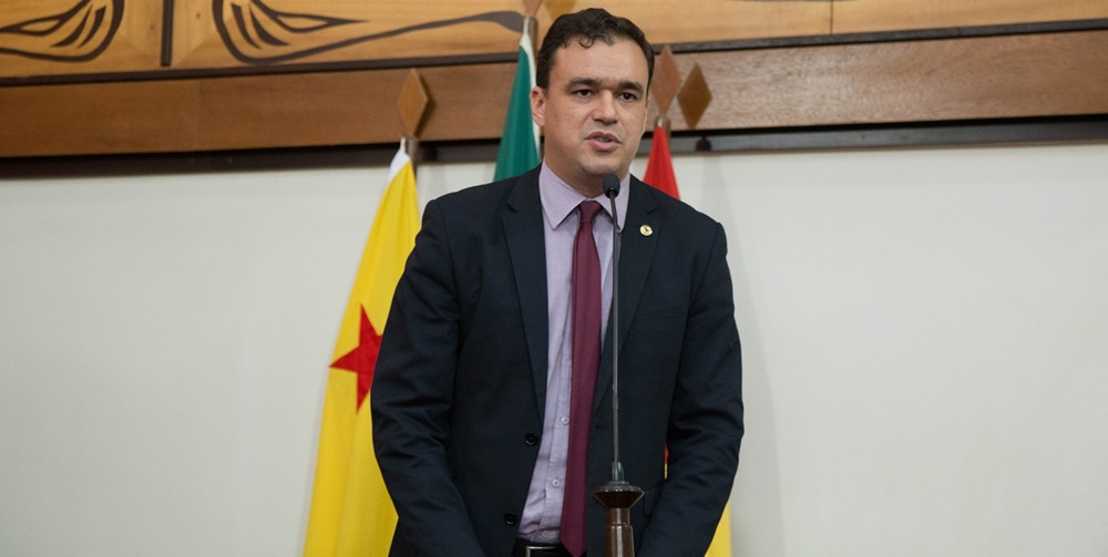 Deputado Daniel Zen comunica decisão liminar do TJAC sobre emenda ao PLC 12