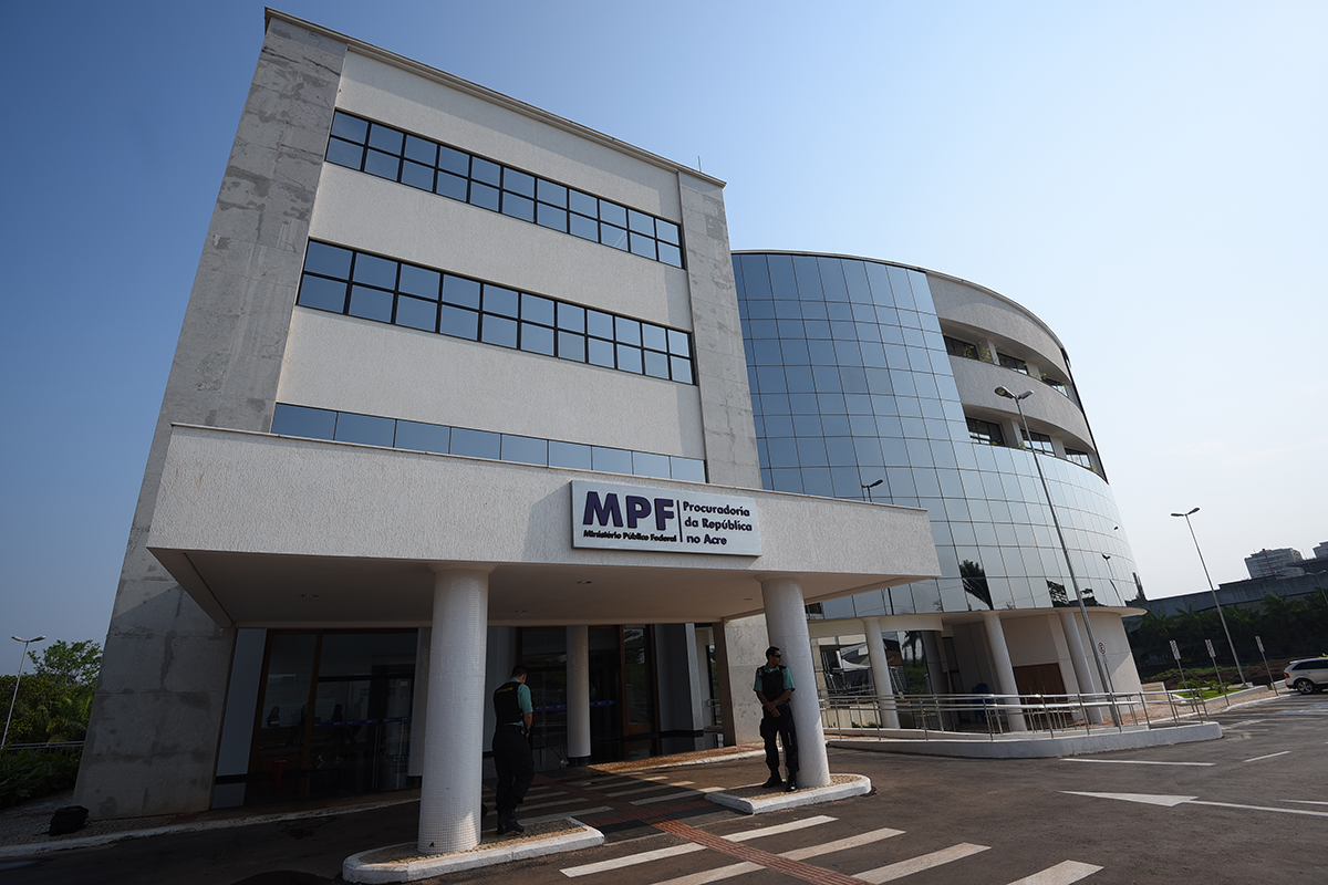 MPF vai à Justiça pedir cumprimento do Programa Luz para Todos no Acre MPF vai à Justiça pedir cumprimento do Programa Luz para Todos no Acre