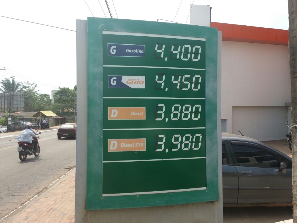 Reajustes afetam consumidores e gasolina chega a R$ 4,40 em postos de Rio Branco