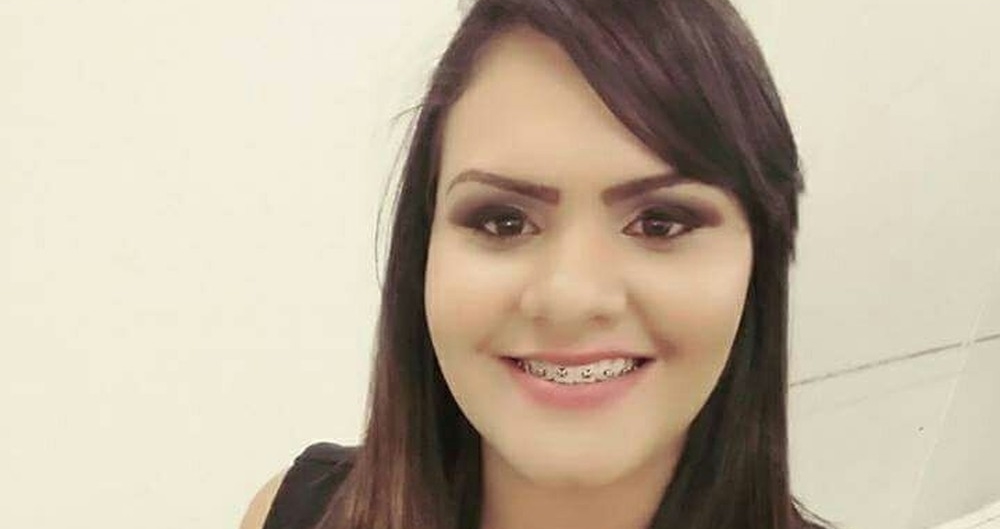 Após campanha, jovem que ficou paraplégica em tentativa de assalto ganha cadeira de rodas