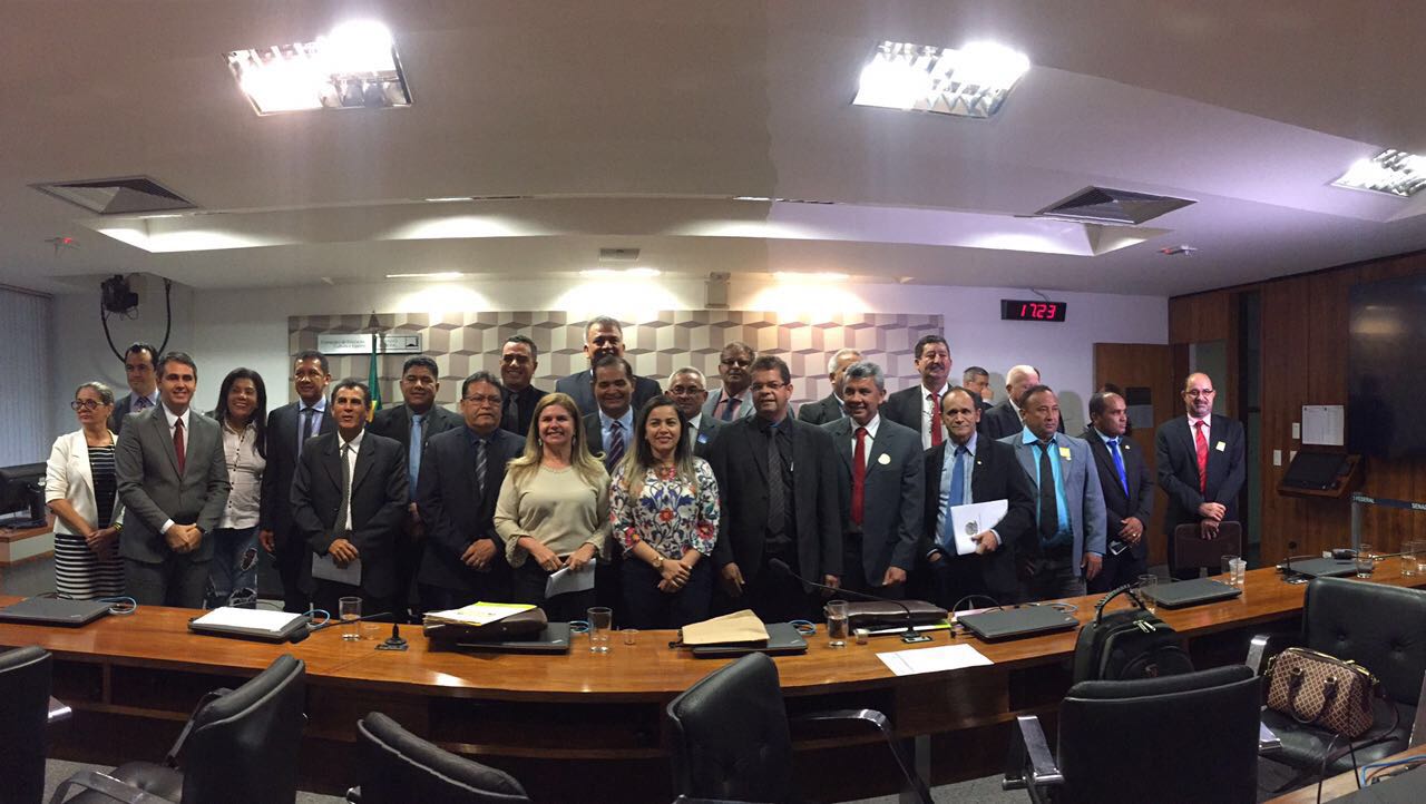 Prefeita Fernanda Hassem participa de reunião com a Bancada Federal em Brasília