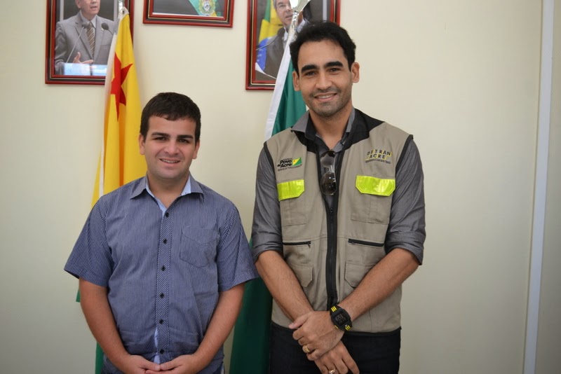 Ex-prefeito petista se emociona e acusa secretário estadual de Saúde de perseguição em Tarauacá