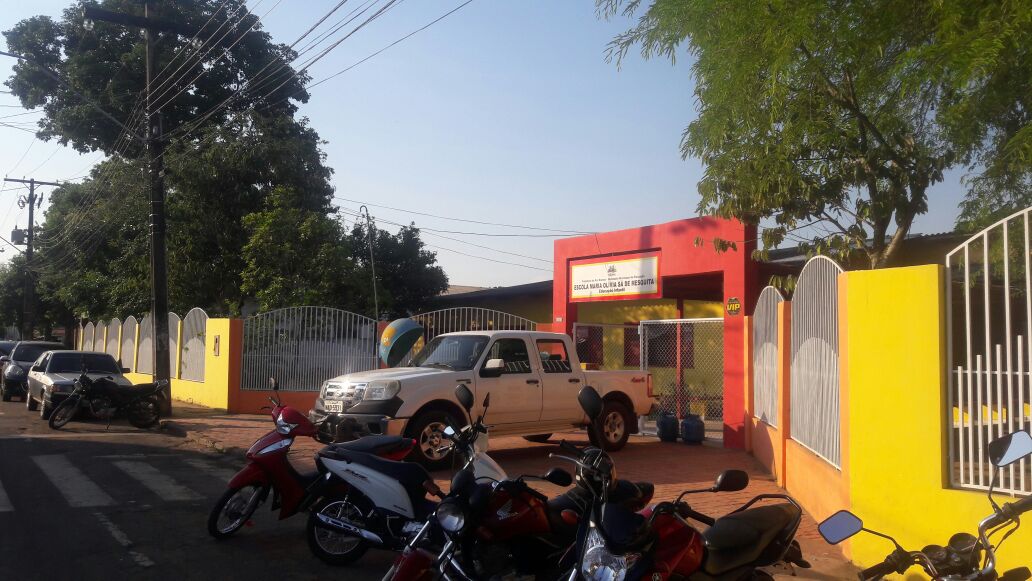 Curto-circuito gera princípio de incêndio em escola e crianças são removidas às pressas