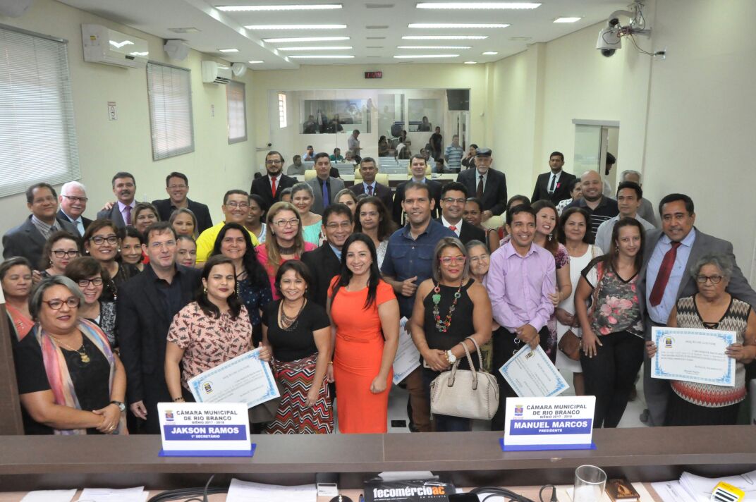 Câmara Municipal de Rio Branco realiza sessão solene em homenagem ao dia do professor
