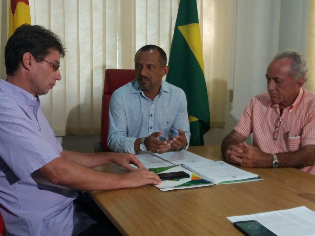 Representantes de frigoríficos se reúnem para debater exportação de carne bovina