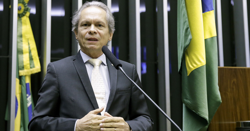 Angelim denuncia desmonte das políticas sociais e agrárias no Brasil