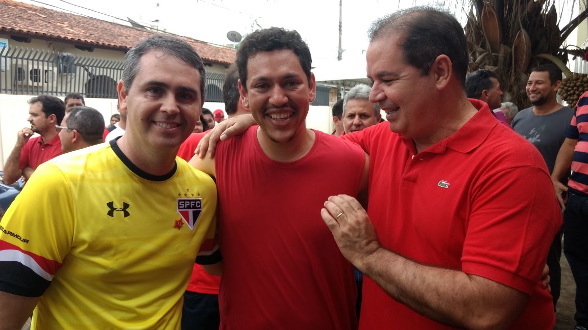 Petista acusa PF de fazer politicagem ao levar prefeito para depor na Operação Buracos