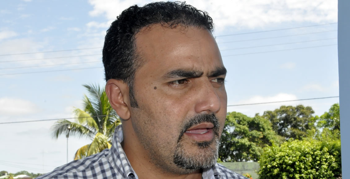 Casa do prefeito de Cruzeiro do Sul é roubada por bandidos armado e empregada é atingida