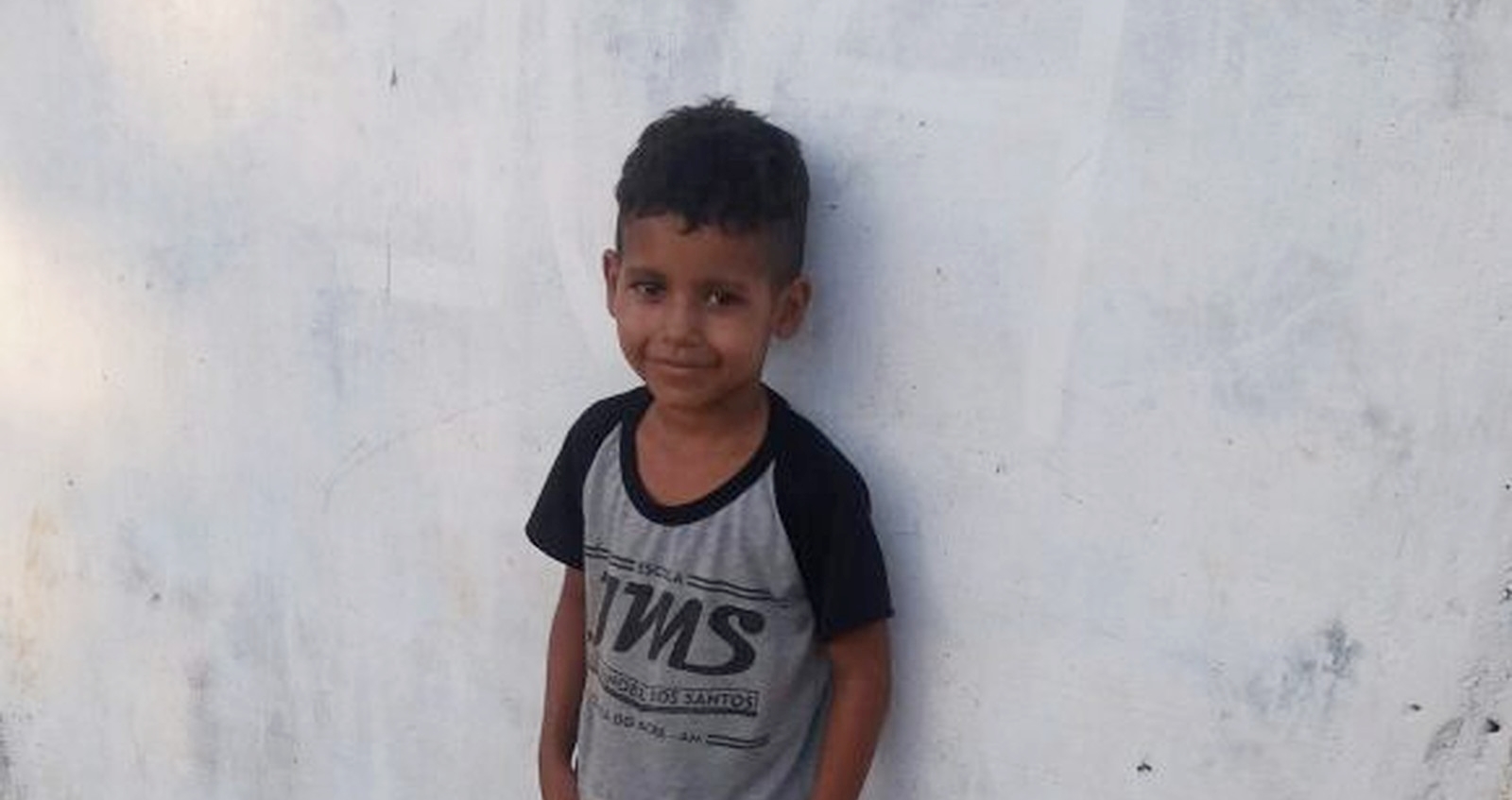 Mãe faz campanha para conseguir pagar exames de filho com problema cardíaco