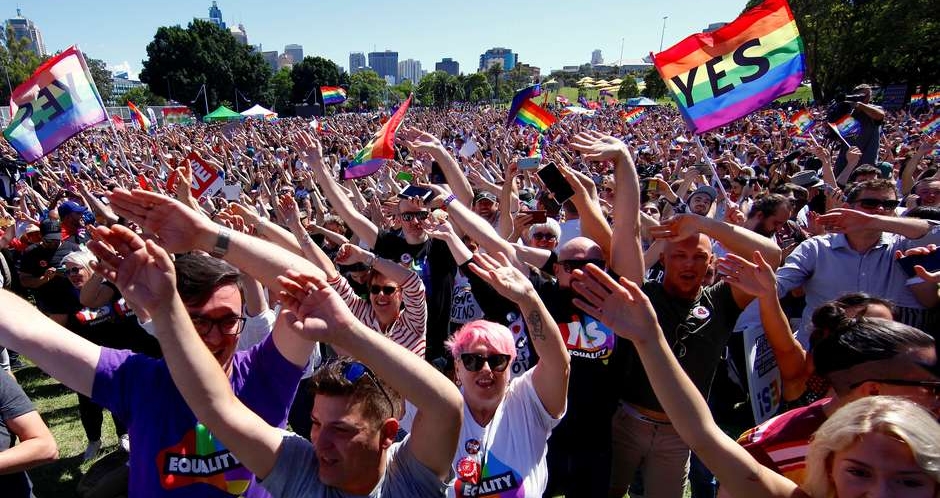 Comunidade gay da Austrália comemora votação a favor de casamento homossexual