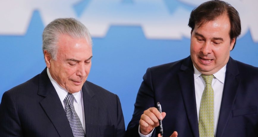 Michel Temer se reúne com Rodrigo Maia na residência oficial da Câmara