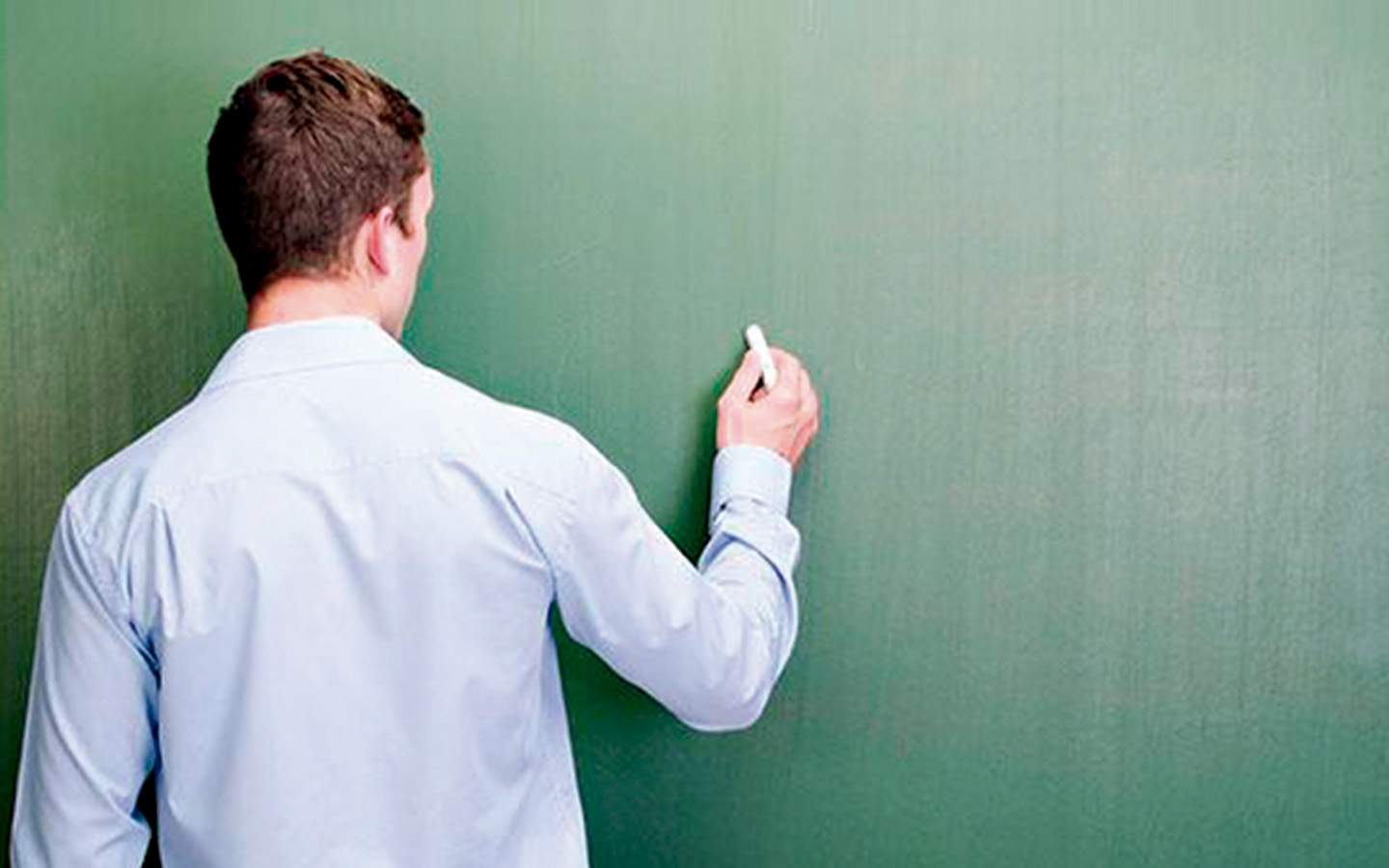 Mais de 4 mil professores provisórios ficarão sem metade do salário em dezembro no Acre