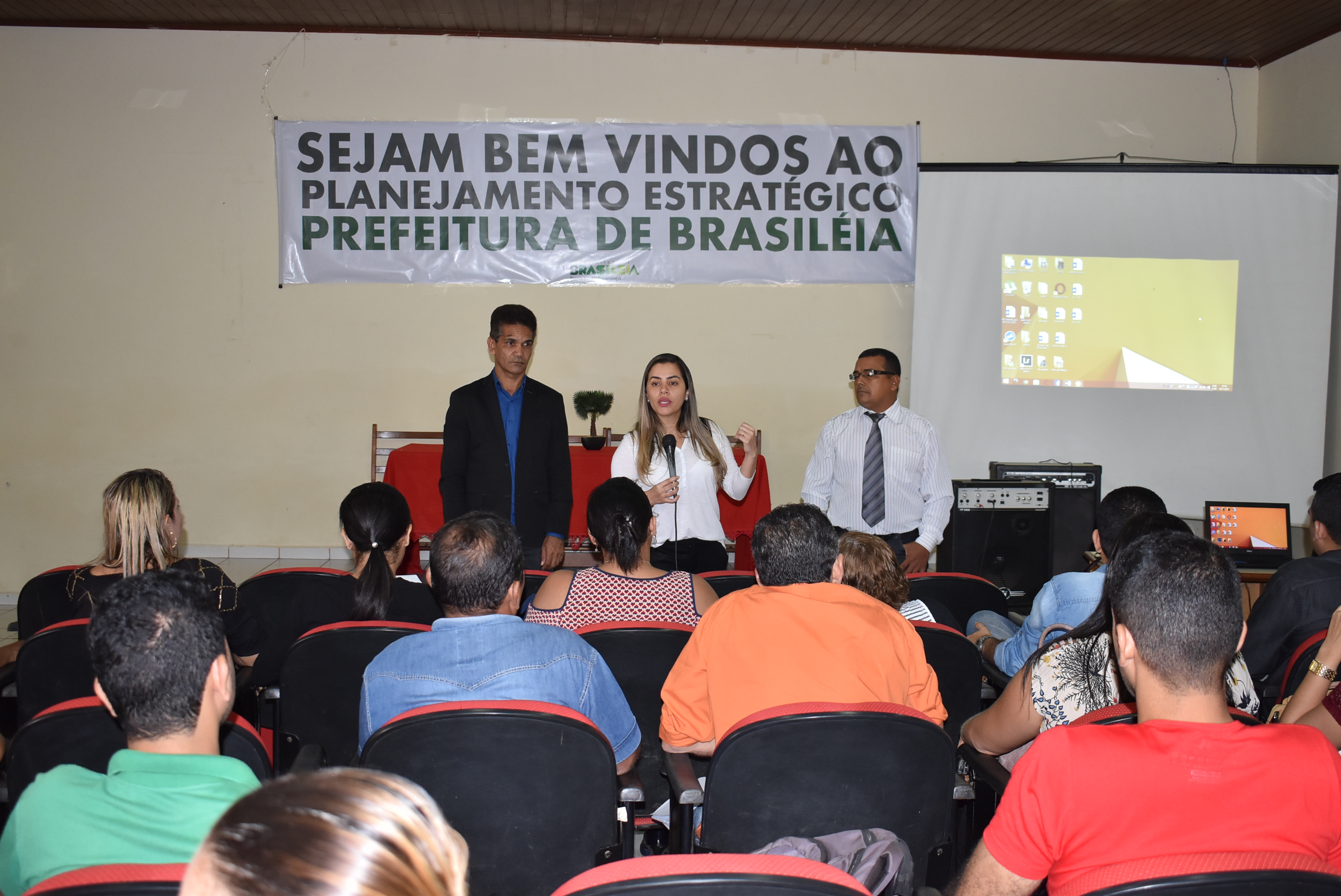 Prefeitura de Brasiléia realiza reunião de avaliação do planejamento estratégico