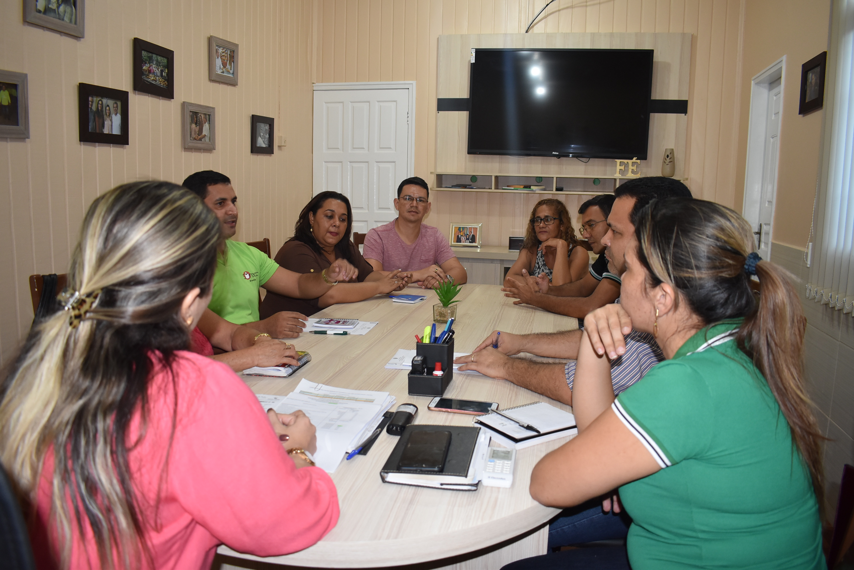 Prefeitura de Brasileia se reúne para negociar com trabalhadores de educação