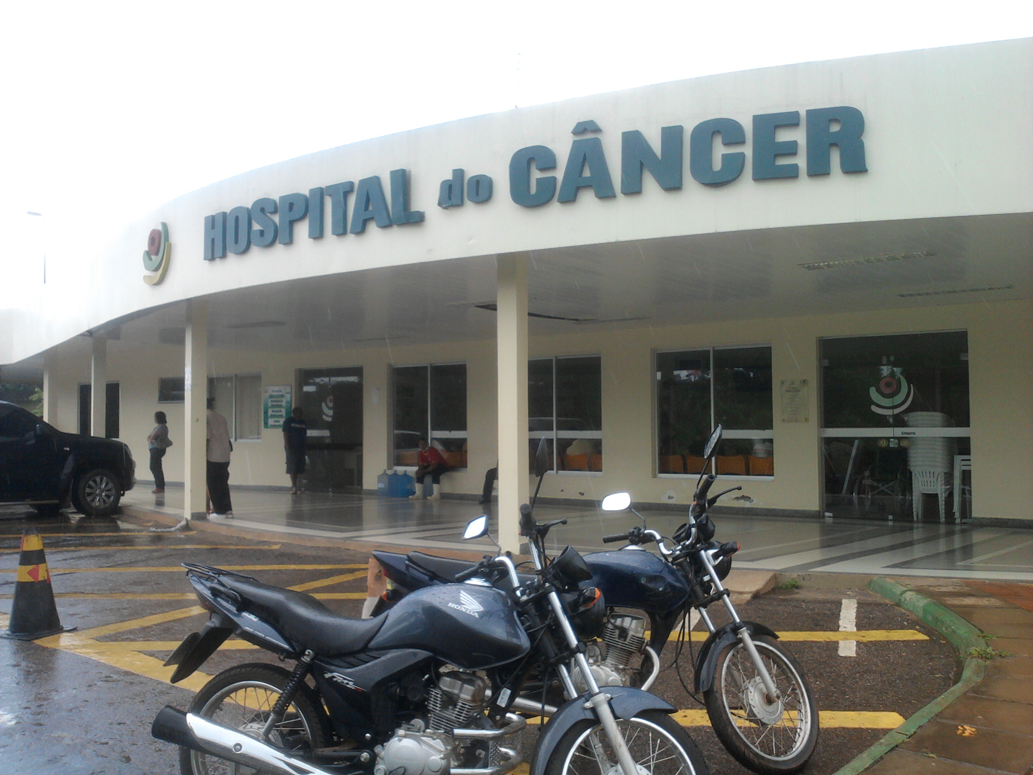 Cameli pede ajuda federal para sanar a falta de medicamentos no Hospital do Câncer