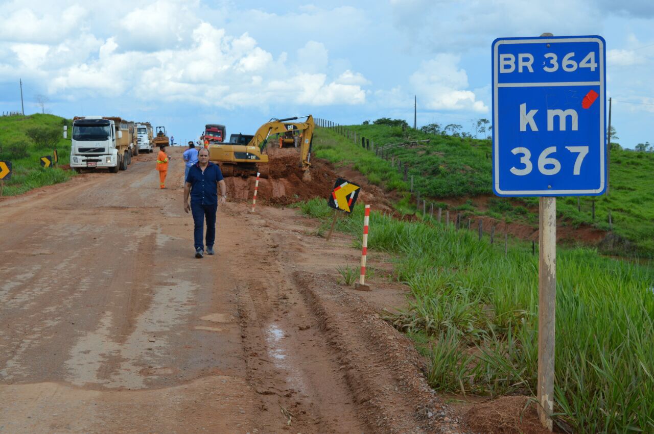 Gladson faz nova vistoria nas obras da BR-364 e garante trafegabilidade durante o inverno