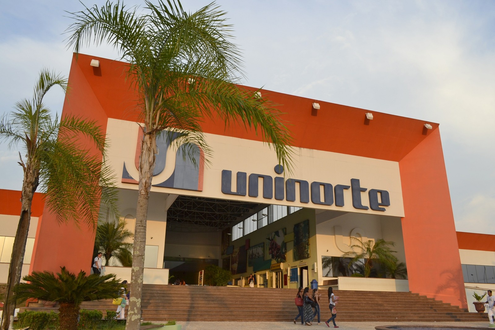 Revista Guia do Estudante premia cursos da Uninorte Acre com selo de qualidade