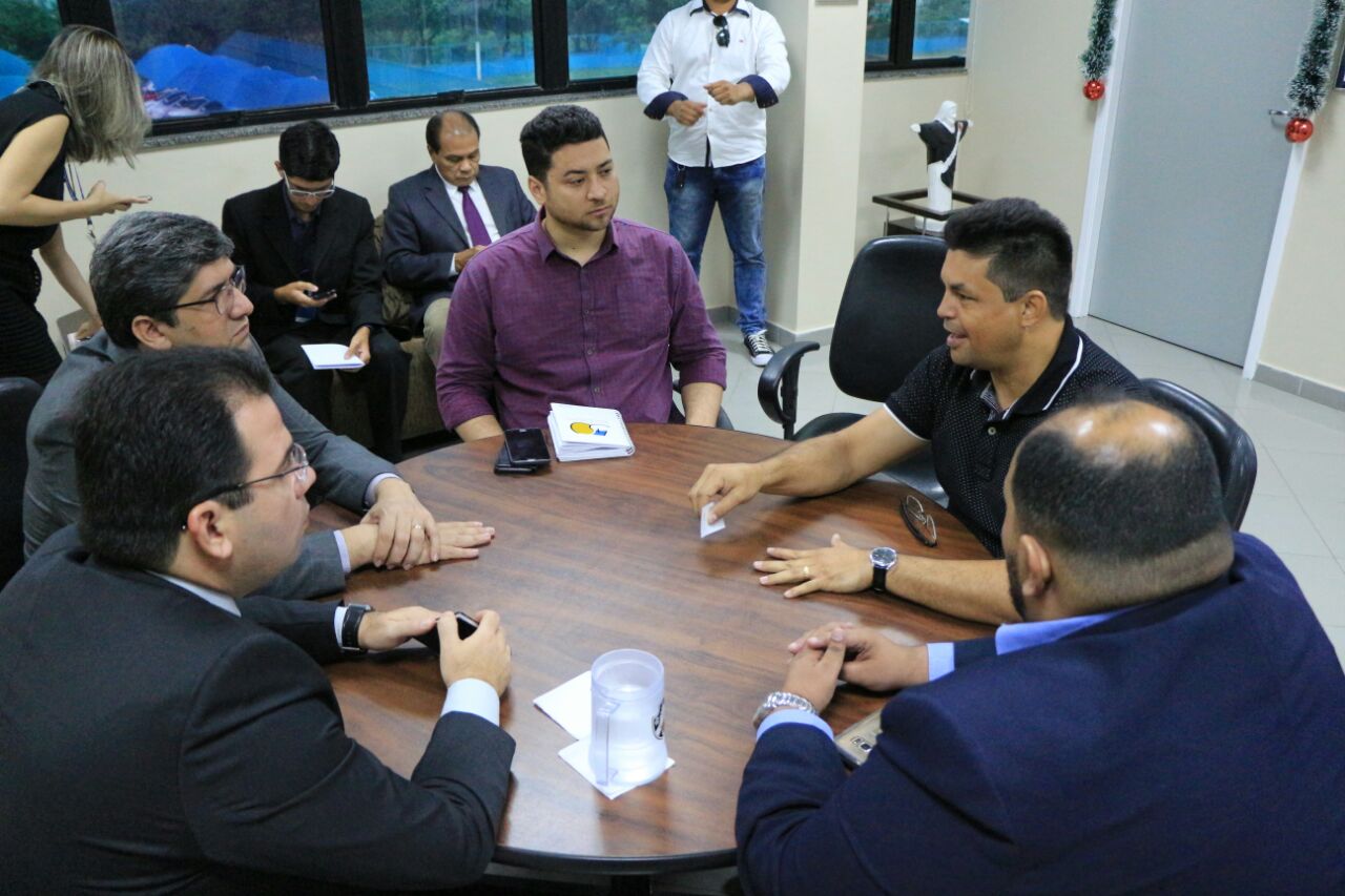 Presidente da Câmara de Rio Branco cumpre agenda institucional em Manaus