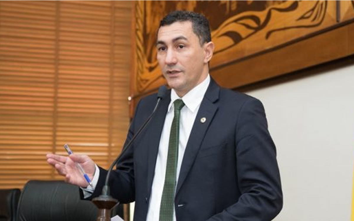 Deputados do PDT falam pouco, mas seus últimos discursos mostram que o melhor é que fiquem calados