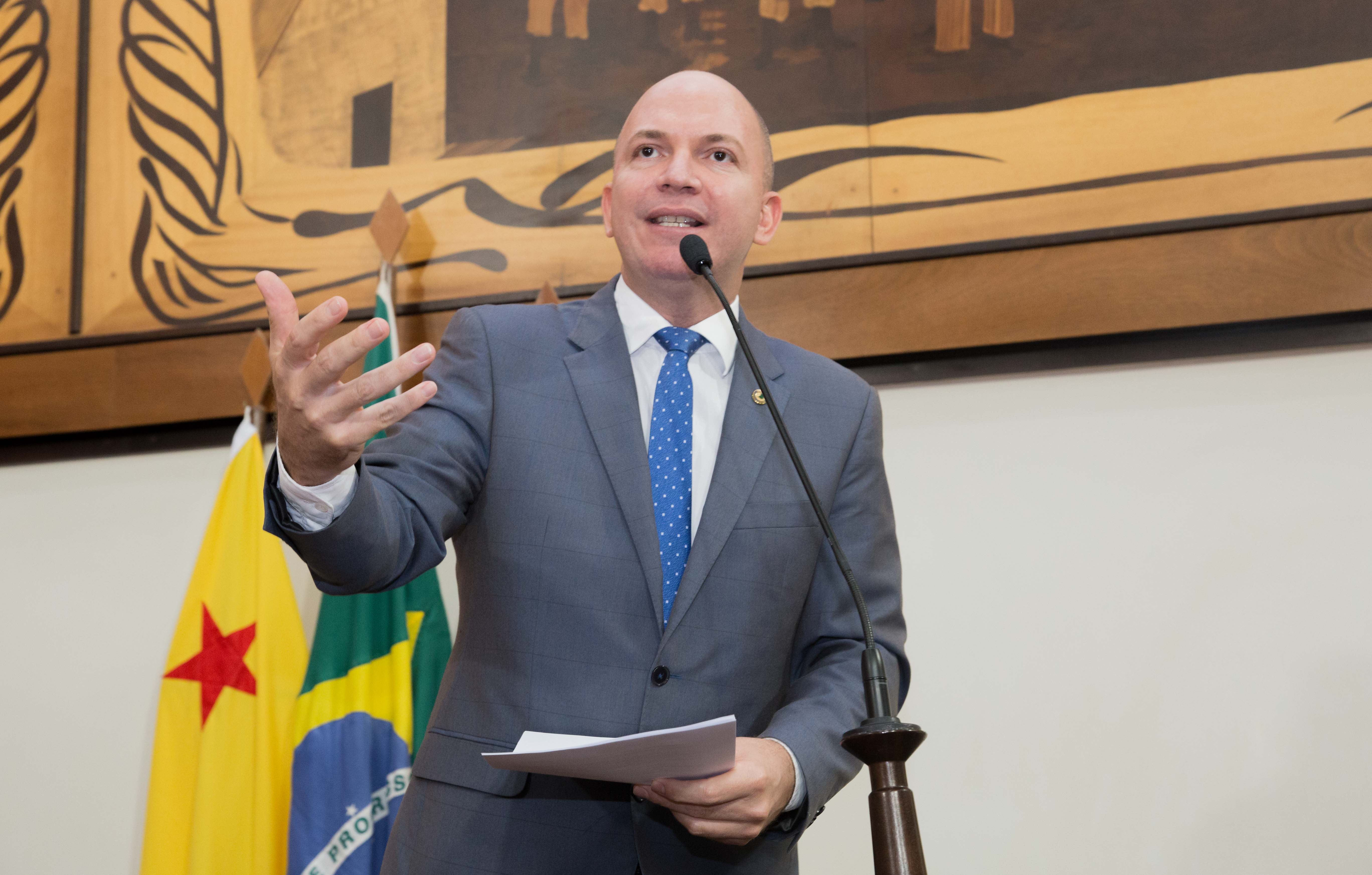 Deputado apresenta PL que que extingue benefícios a gestores e ex-gestores do Estado