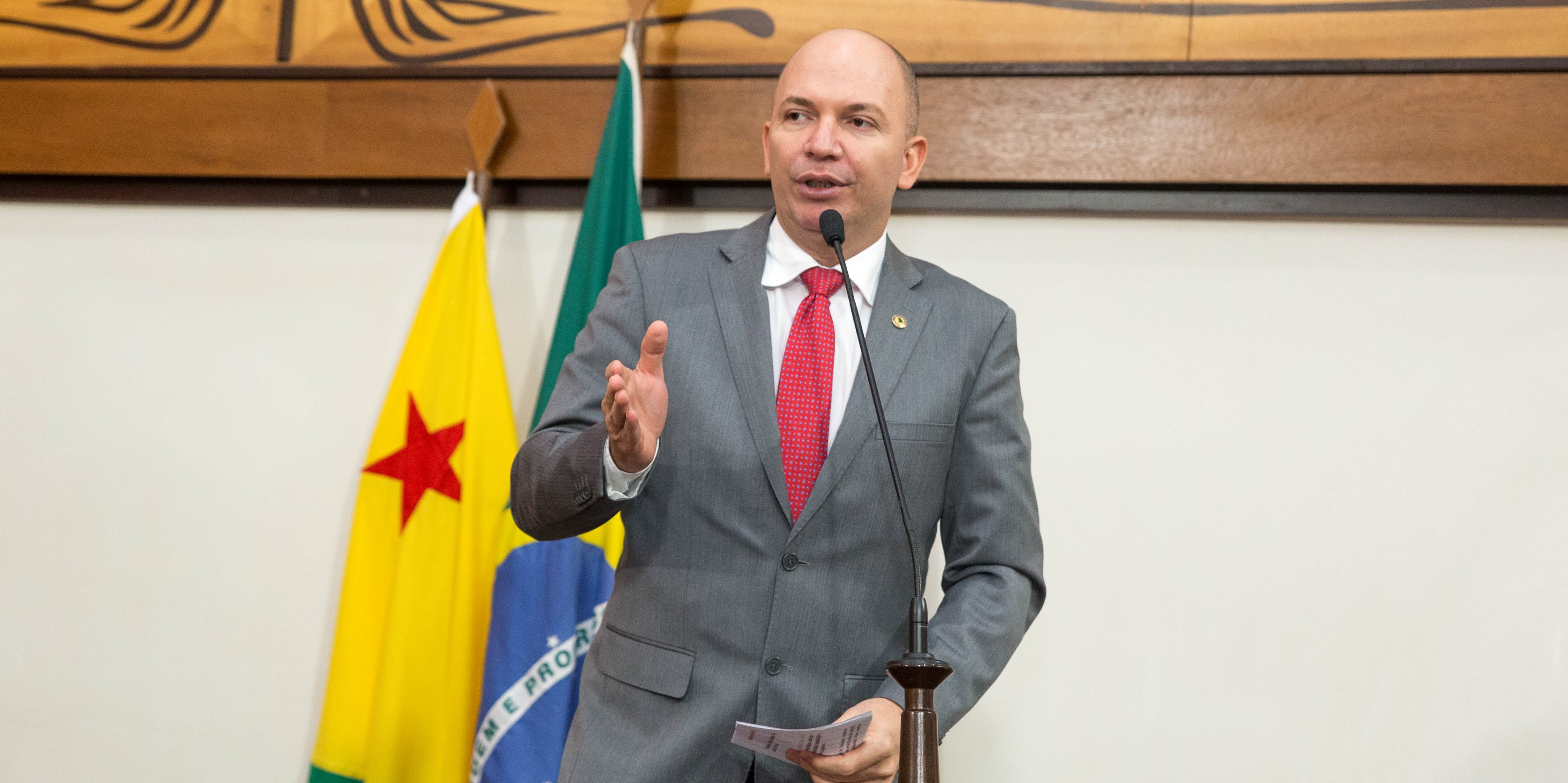 Gehlen Diniz lamenta onda de homicídios no Acre e crítica postura do governador
