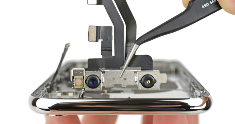 Por dentro do iPhone X: celular tem duas baterias e placa menor