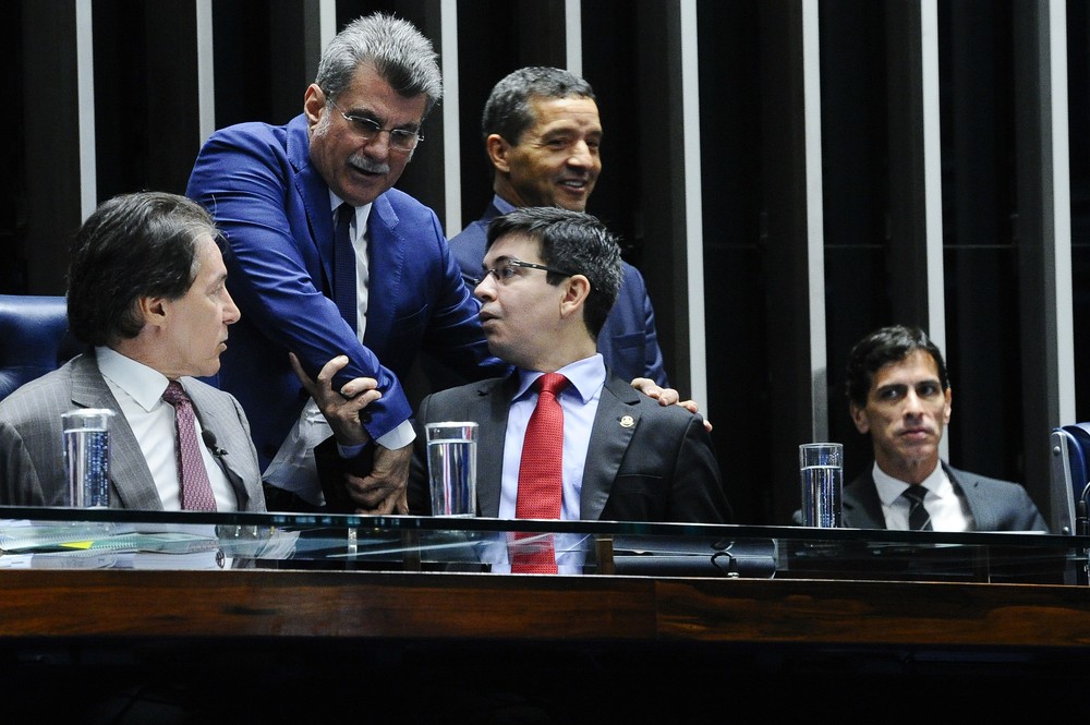 Romero Jucá diz que Temer fez ‘mágica’ na economia brasileira: ‘mais do que Mister M e Copperfield’