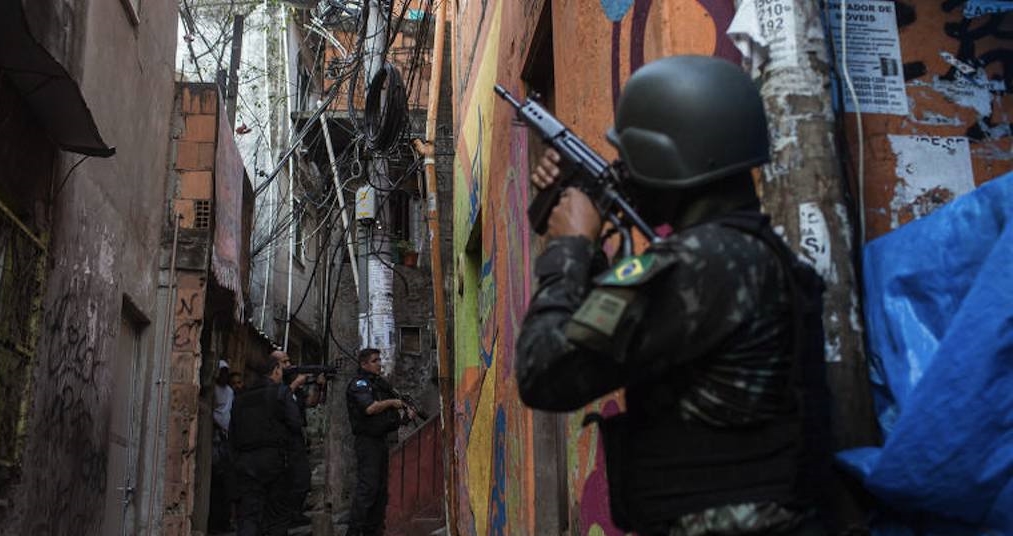 Polícia Militar do Rio faz operações em morros do centro e da zona norte