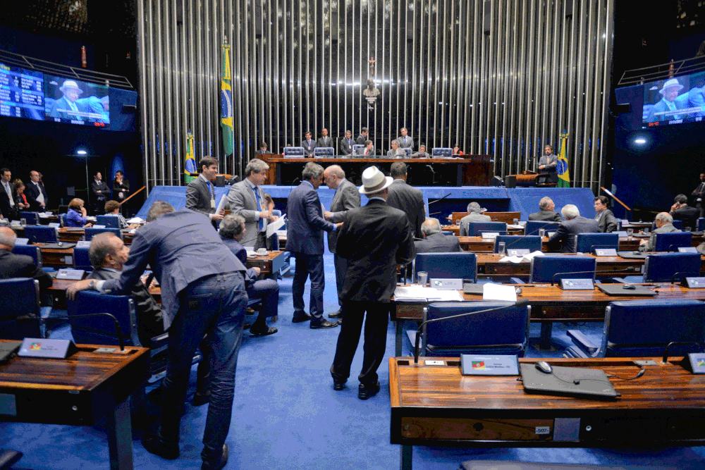 Senado aprova voto distrital misto para escolha de deputados e vereadores