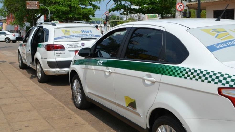 Taxistas desistem de bandeira dois neste fim de ano e apostam em descontos para atrair clientes