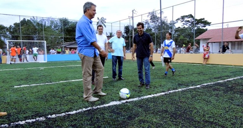Conjunto Manoel Julião ganhará quadra de grama sintética e novo espaço para feirantes, diz Petecão