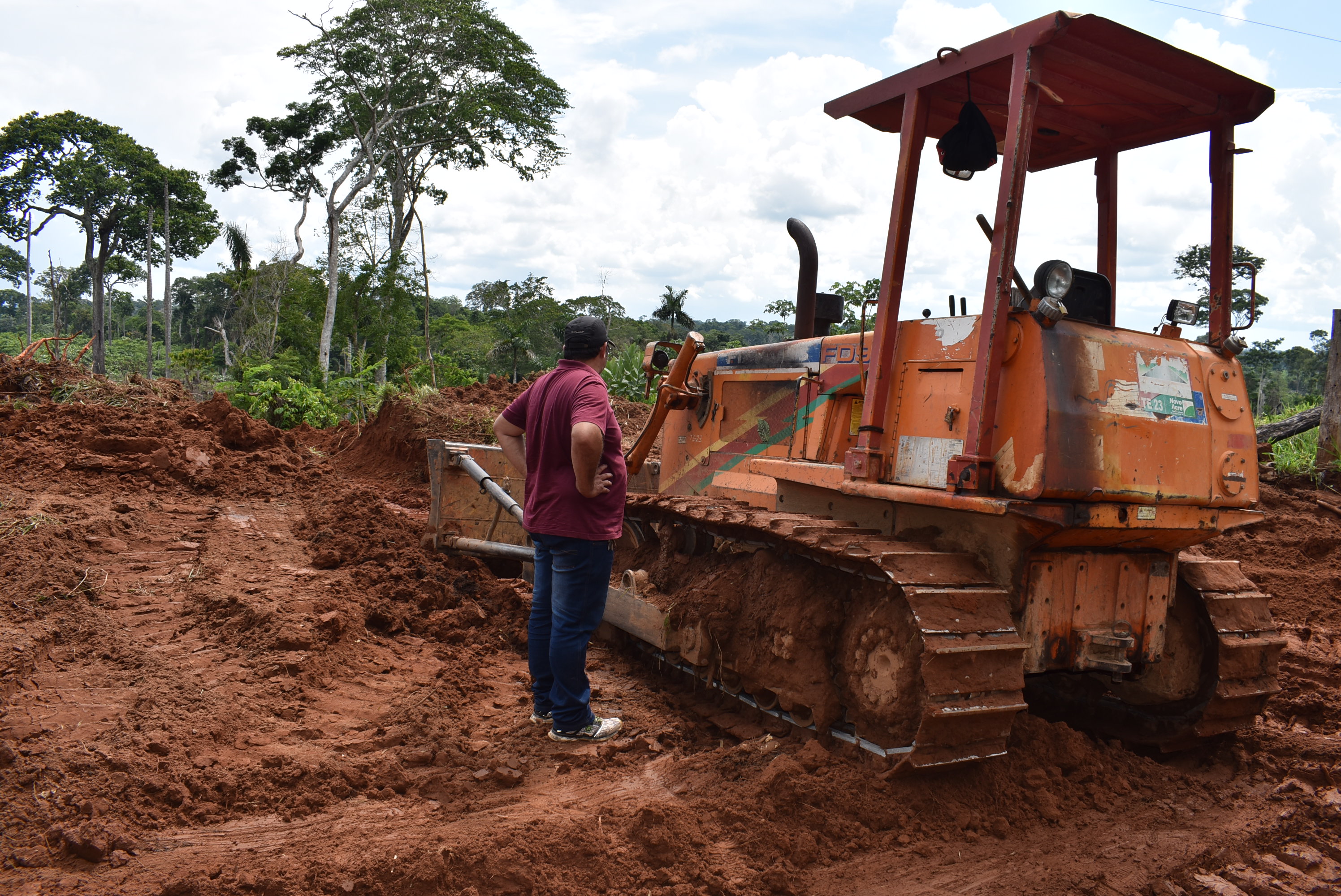 Prefeitura de Brasileia realiza recuperação em seis ramais do município